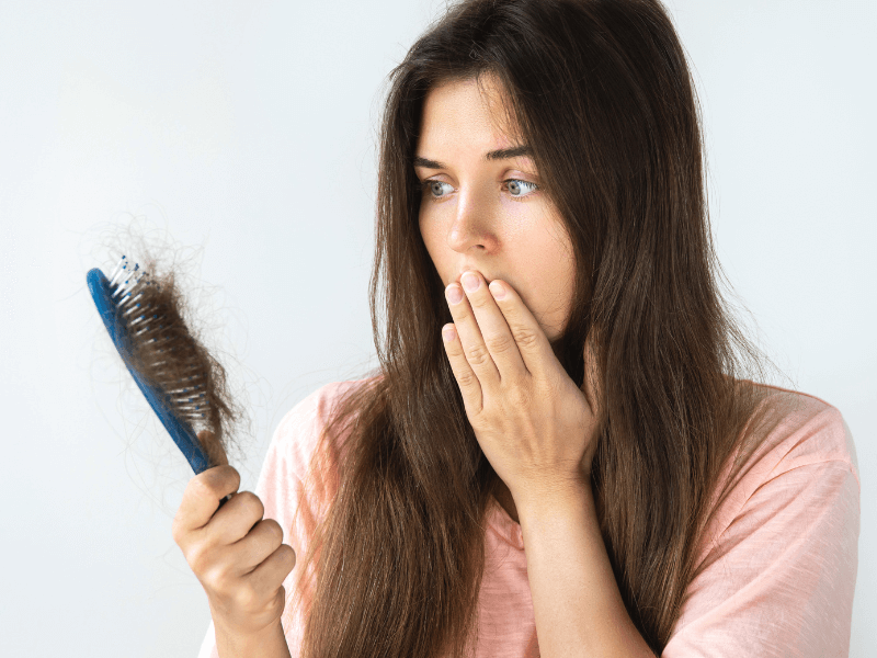 Bị rụng tóc là do đâu? Top 5 cách giảm gãy rụng tóc bạn nên biết để có mái tóc dày, đẹp