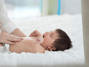Mẹ cần làm gì khi bé bị tiêu chảy? 5 cách xử lý của mẹ cho bé khi bị tiêu chảy tại nhà hiệu quả