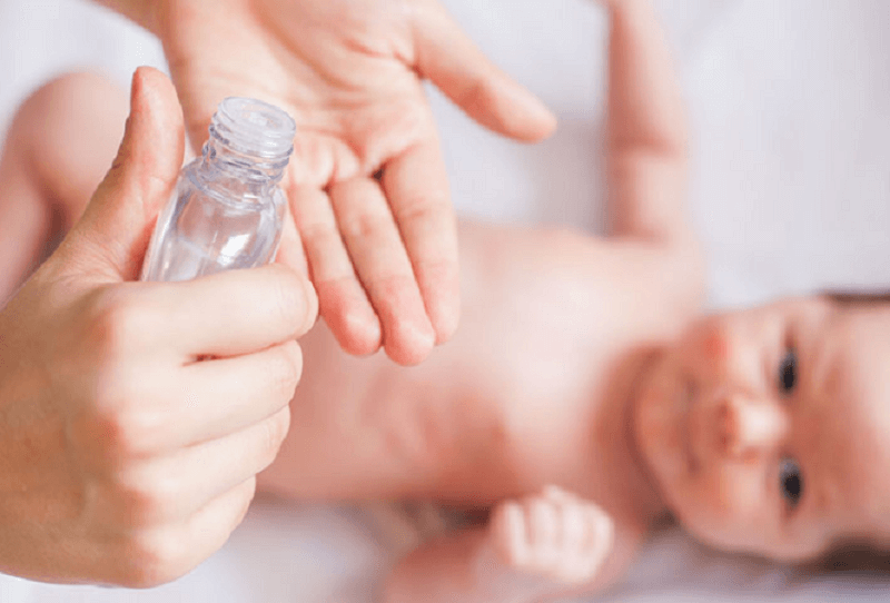 Cứt trâu ở trẻ sơ sinh xuất hiện khi nào? 7 cách trị cứt trâu ở trẻ sơ sinh dứt điểm an toàn