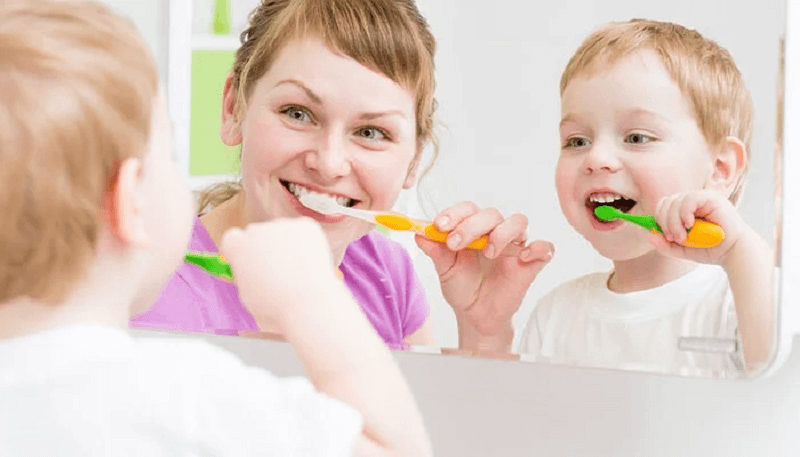 Có nên dùng kem đánh răng có flour cho bé? Top 5 kem đánh răng có chứa flour cho bé an toàn